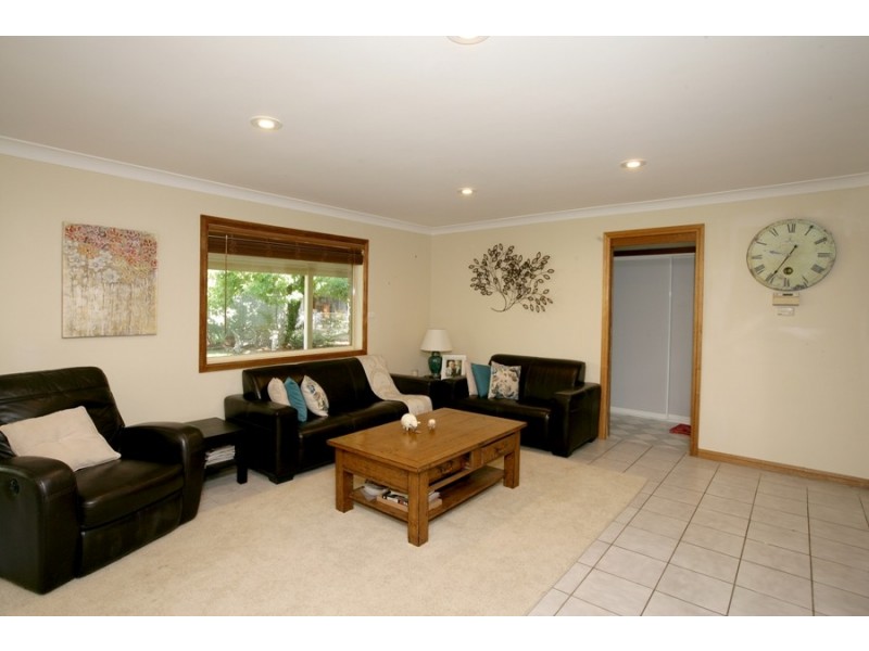 4 Yarran Place, Springvale NSW 2650