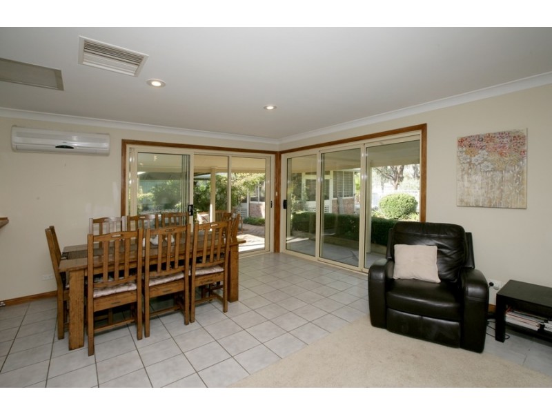 4 Yarran Place, Springvale NSW 2650