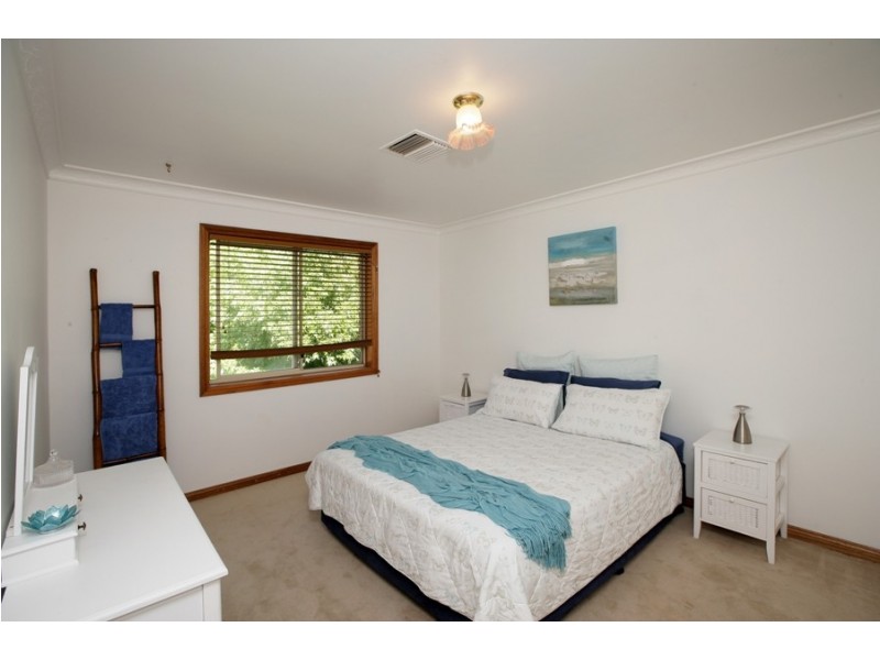 4 Yarran Place, Springvale NSW 2650
