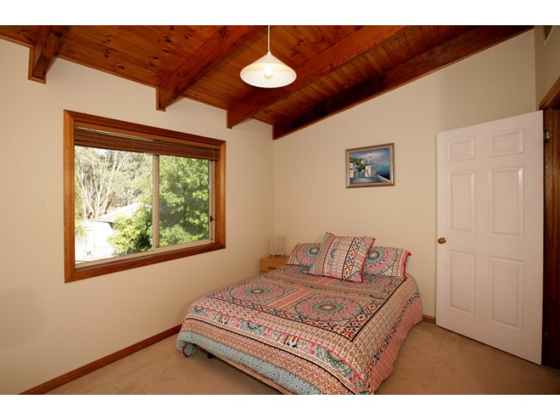 4 Yarran Place, Springvale NSW 2650