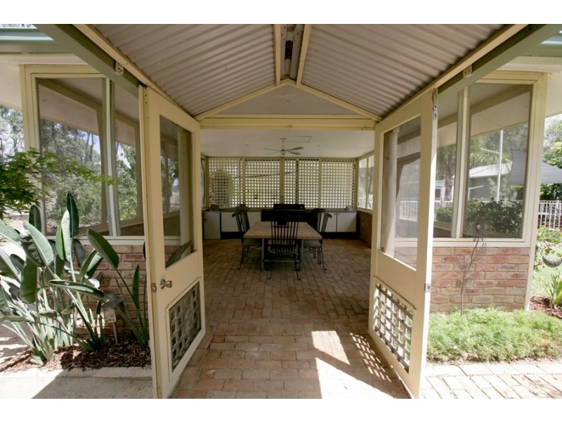 4 Yarran Place, Springvale NSW 2650