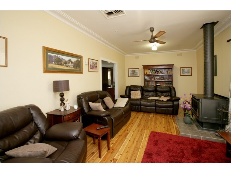 15 Eugene Avenue, San Isidore NSW 2650