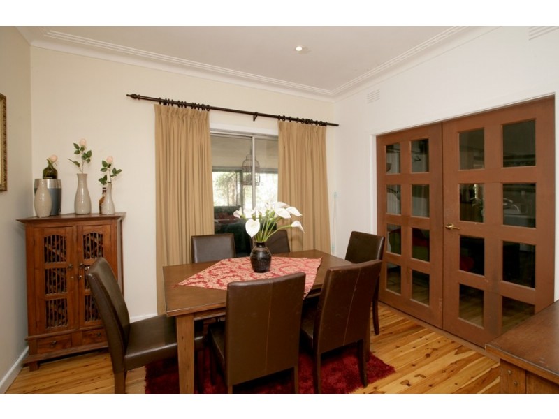 15 Eugene Avenue, San Isidore NSW 2650