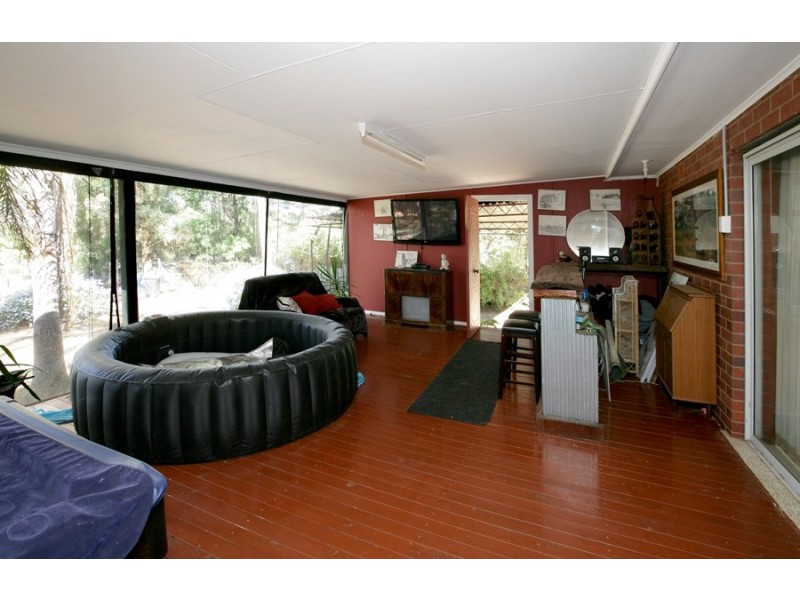 15 Eugene Avenue, San Isidore NSW 2650