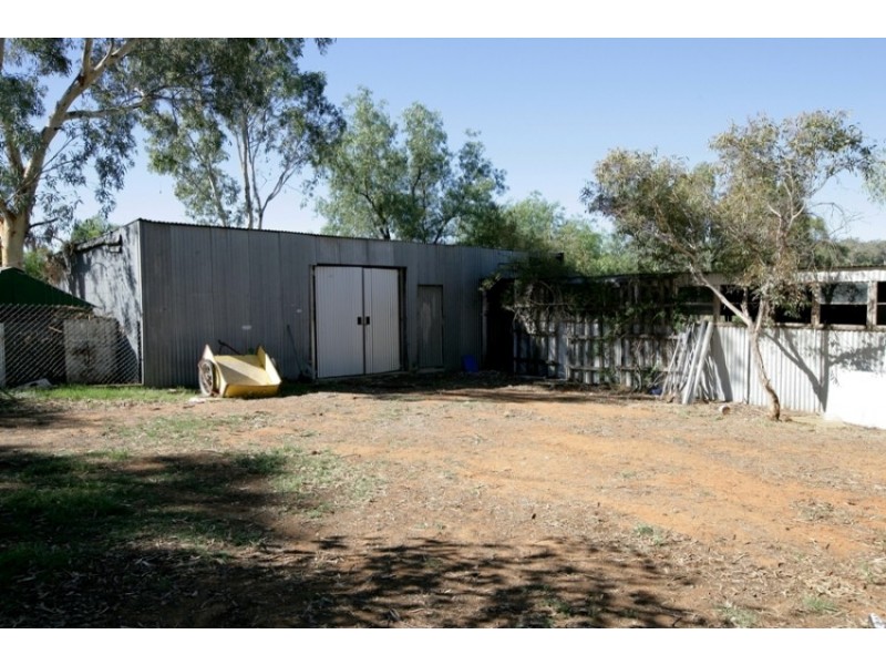 15 Eugene Avenue, San Isidore NSW 2650