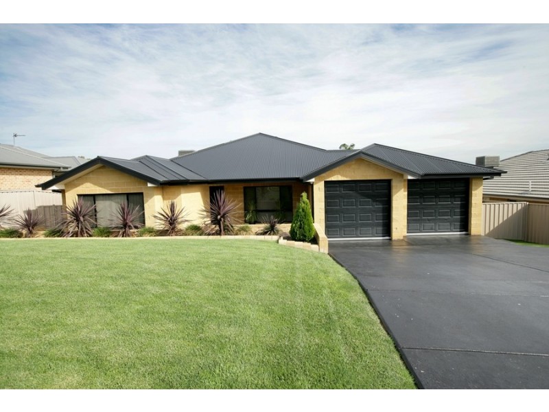 59 Yarrawah Crescent, Bourkelands NSW 2650