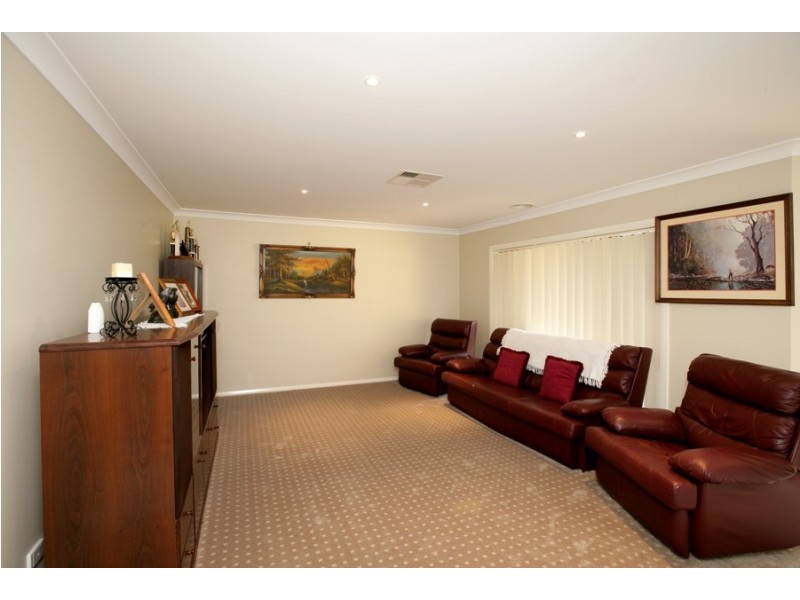 59 Yarrawah Crescent, Bourkelands NSW 2650