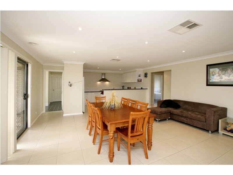 59 Yarrawah Crescent, Bourkelands NSW 2650