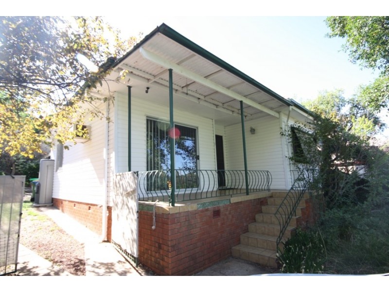 1 Waranga Ave, Wagga Wagga NSW 2650