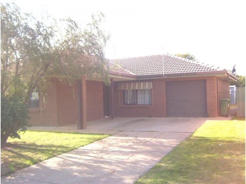 68 Elizabeth Ave, Forest Hill NSW 2651