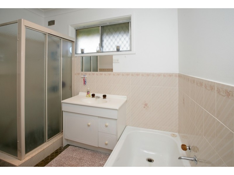 4 Martin Street, Tolland NSW 2650