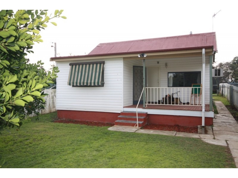 13 Henry Street, Wagga Wagga NSW 2650
