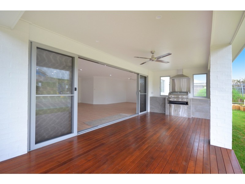 98 Crestwood Drive, Port Macquarie NSW 2444