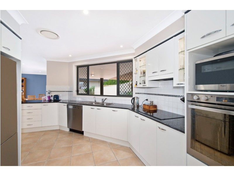 8 Halleys Court, Port Macquarie NSW 2444