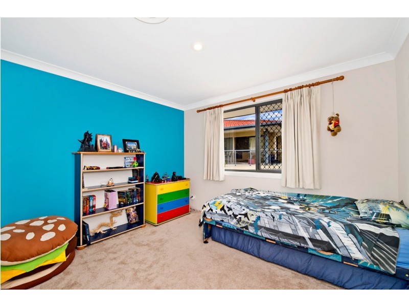 8 Halleys Court, Port Macquarie NSW 2444