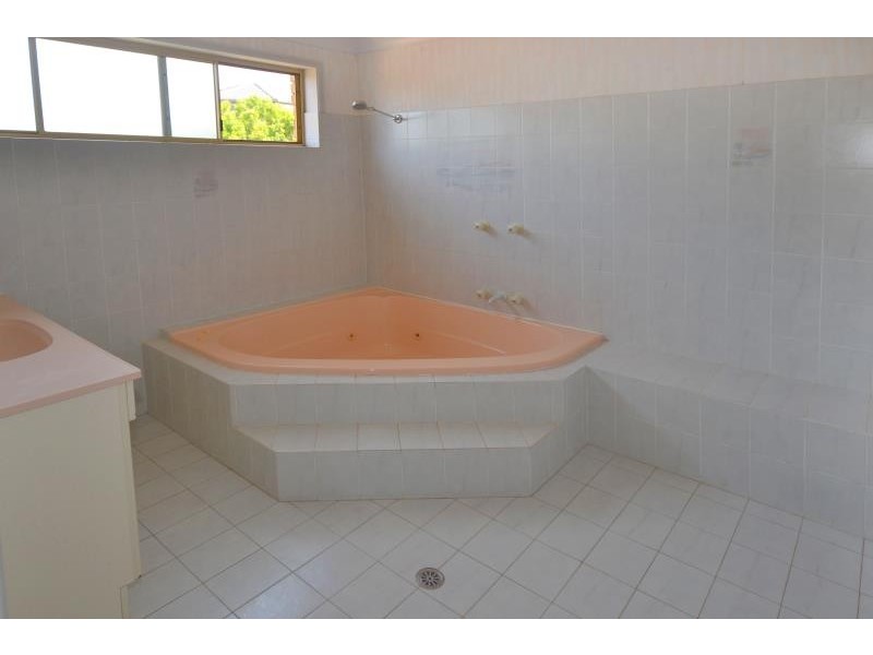 2/27 WATONGA STREET, Port Macquarie NSW 2444