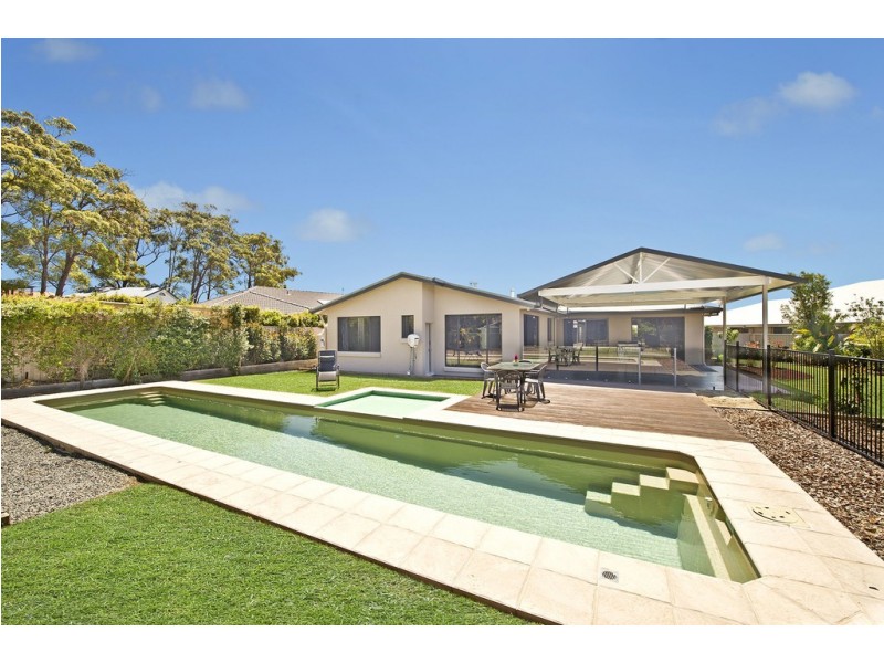 20 Grenadines Way, Bonny Hills NSW 2445
