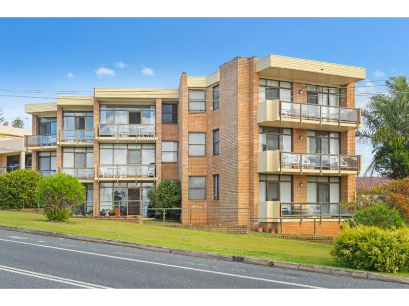 4/76 PACIFIC DRIVE, Port Macquarie NSW 2444
