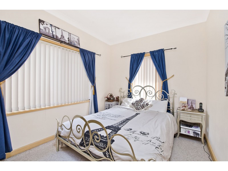 1/111 Lake Road, Port Macquarie NSW 2444