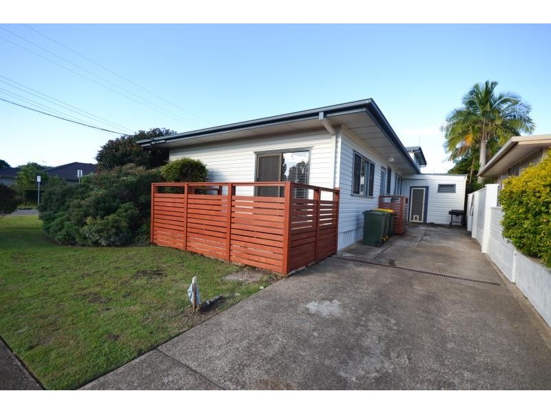 1/16 LAKE ROAD, Port Macquarie NSW 2444