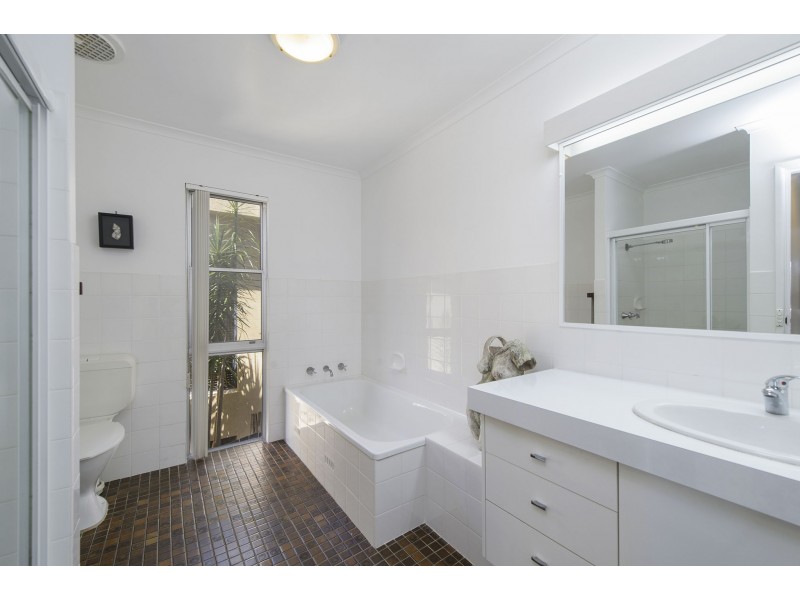 135 Matthew Flinders Drive, Port Macquarie NSW 2444