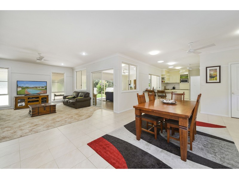 10 Forest Way, Lake Cathie NSW 2445