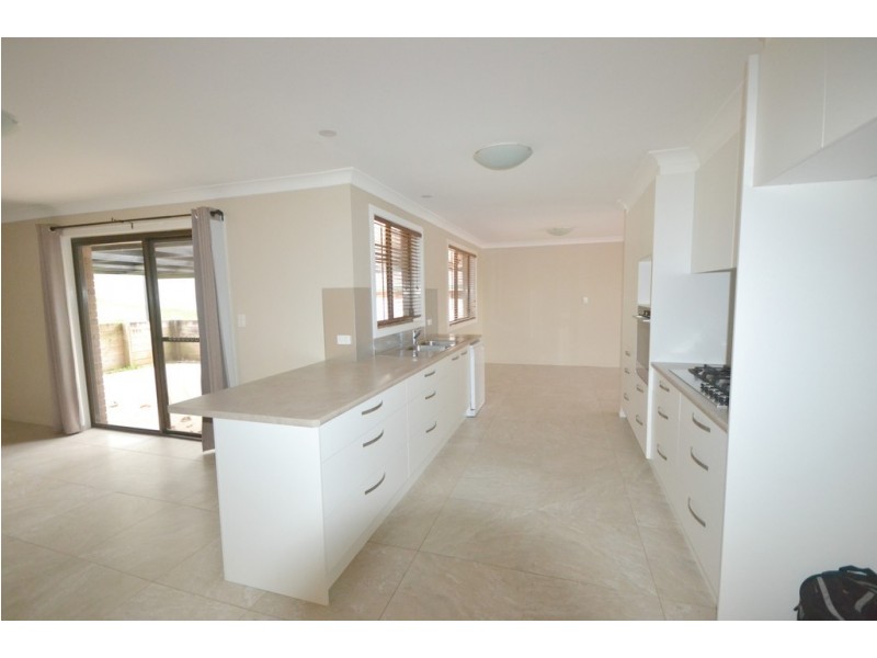 6 ELLENBOROUGH PLACE, Wauchope NSW 2446