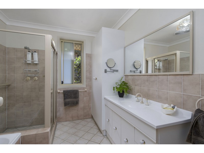 4 Leura Place, Port Macquarie NSW 2444