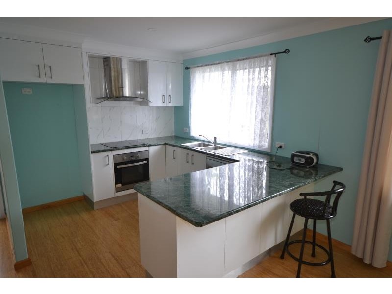 8A GIRRAWEEN CLOSE, Port Macquarie NSW 2444