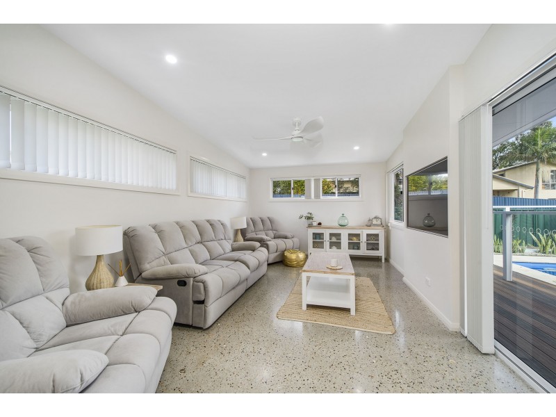 4 Tallong Drive, Lake Cathie NSW 2445