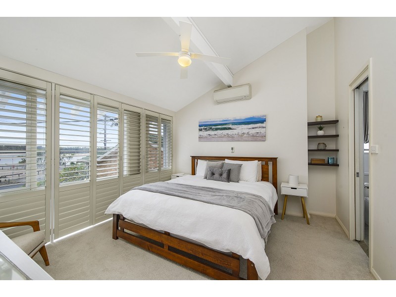 4 Tallong Drive, Lake Cathie NSW 2445