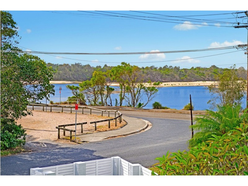 4 Tallong Drive, Lake Cathie NSW 2445