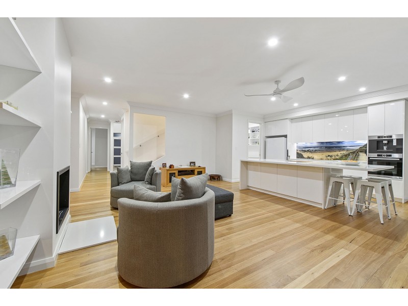 14 Evans Street, Lake Cathie NSW 2445