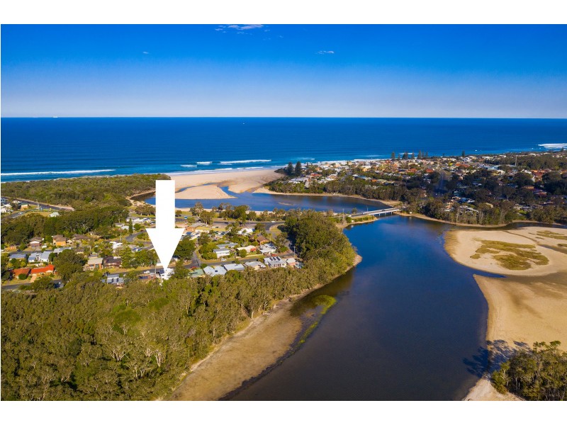 14 Evans Street, Lake Cathie NSW 2445