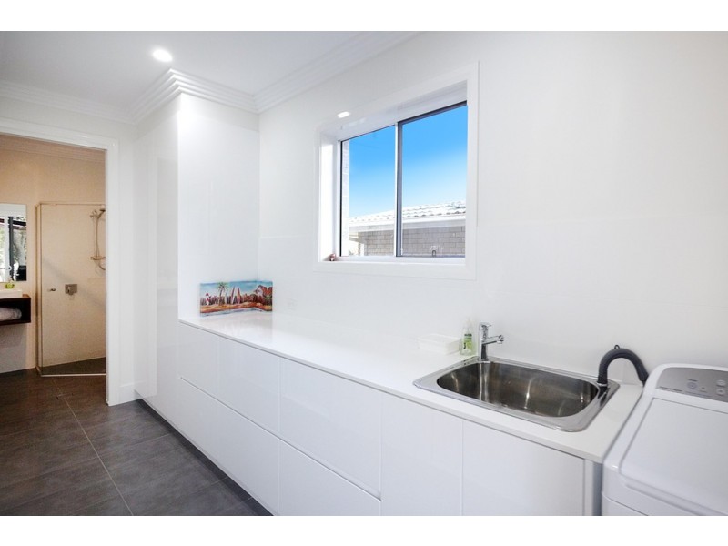 14 Evans Street, Lake Cathie NSW 2445