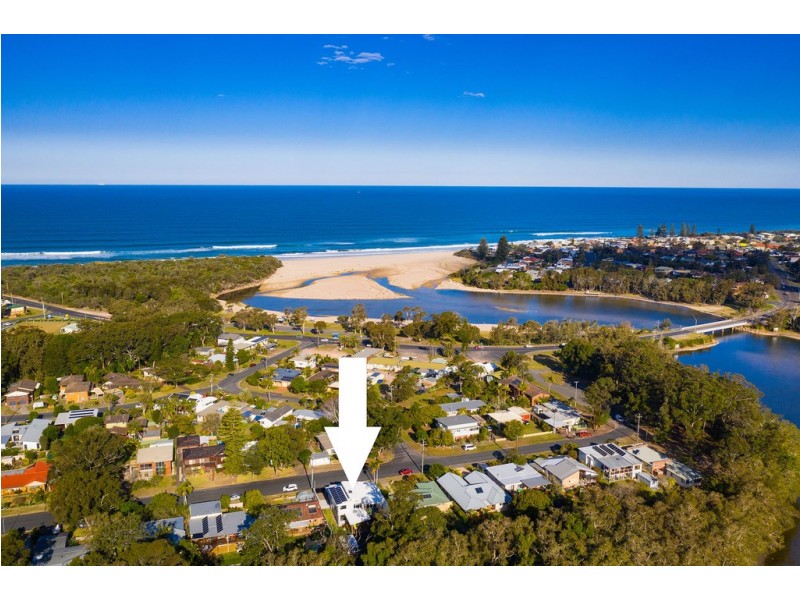 14 Evans Street, Lake Cathie NSW 2445