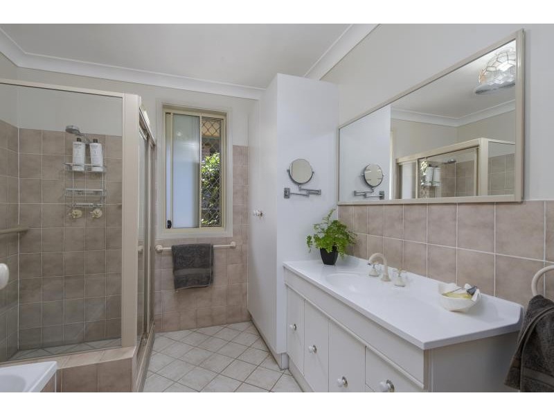 4 LEURA PLACE, Port Macquarie NSW 2444