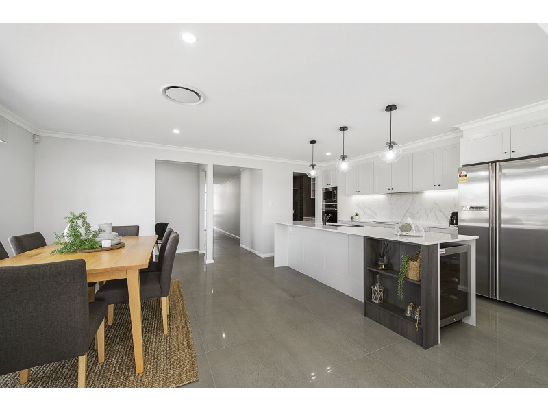 33 Sovereign Drive, Thrumster NSW 2444