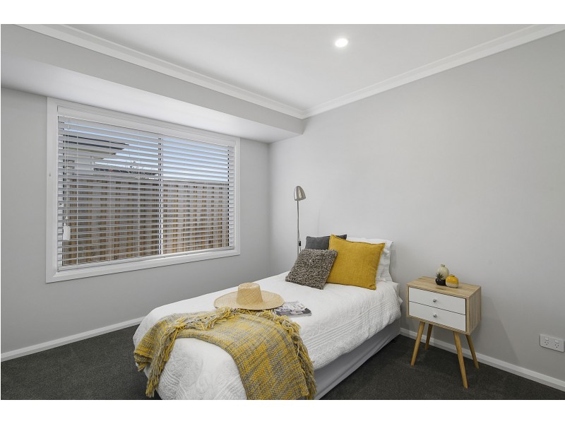 33 Sovereign Drive, Thrumster NSW 2444