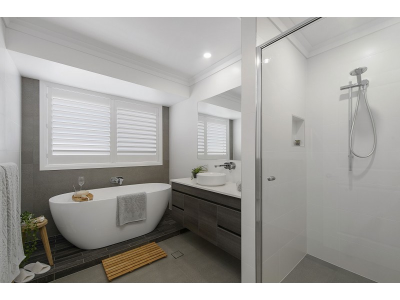 33 Sovereign Drive, Thrumster NSW 2444