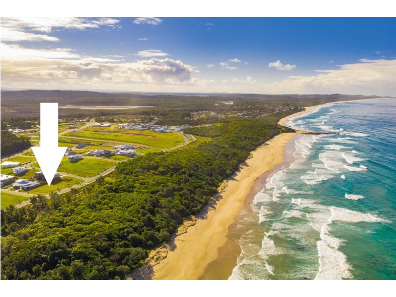 17 Foreshore Avenue, Lake Cathie NSW 2445