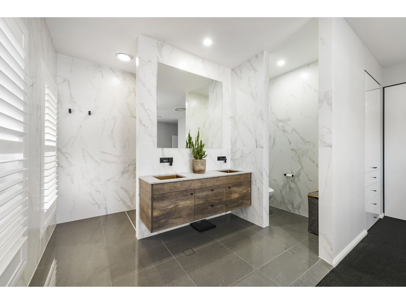 7 Black Caviar Parade, Port Macquarie NSW 2444