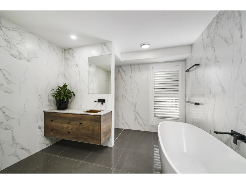 7 Black Caviar Parade, Port Macquarie NSW 2444