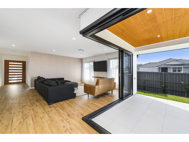 20 Meares Circuit, Thrumster NSW 2444