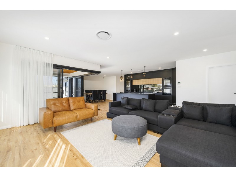 20 Meares Circuit, Thrumster NSW 2444