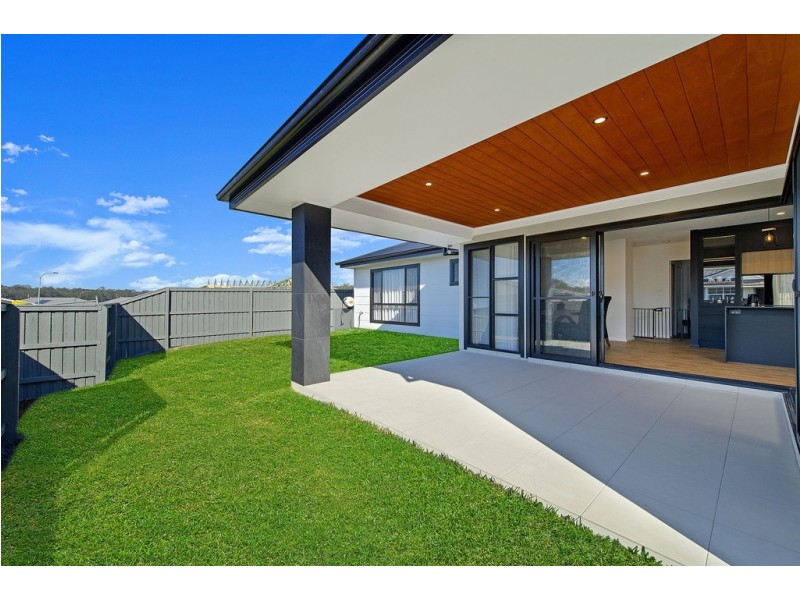 20 Meares Circuit, Thrumster NSW 2444