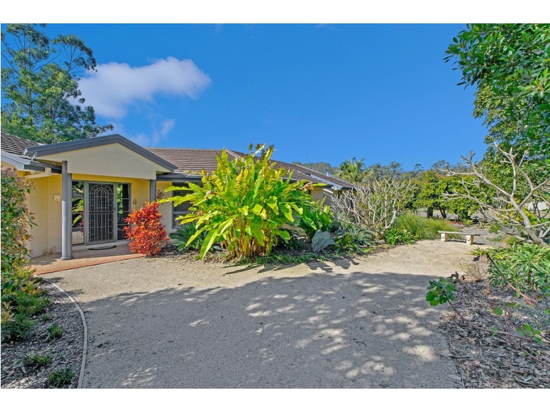 1 Fishermens Way, Lake Cathie NSW 2445