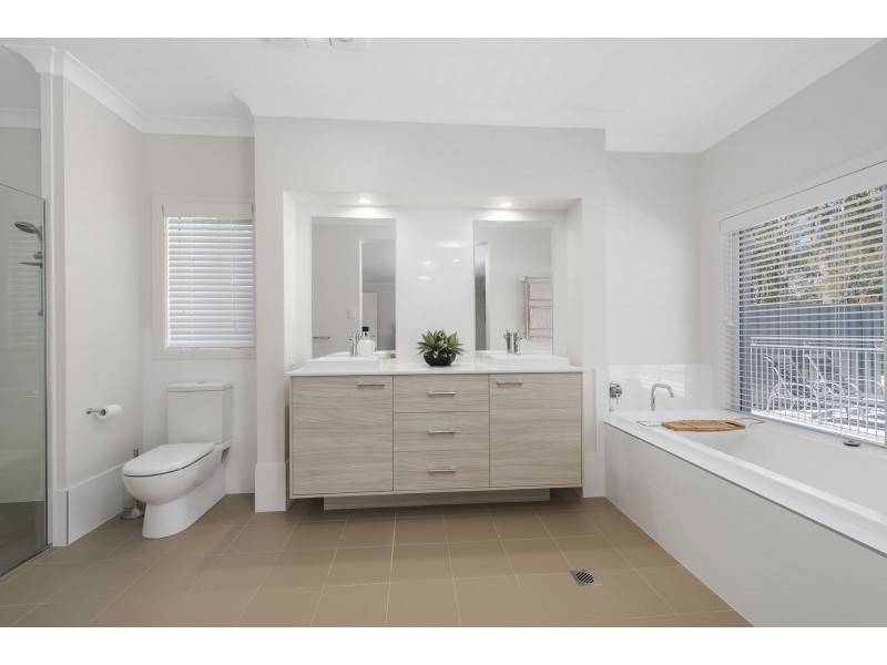 21 Manuka Parkway, King Creek NSW 2446