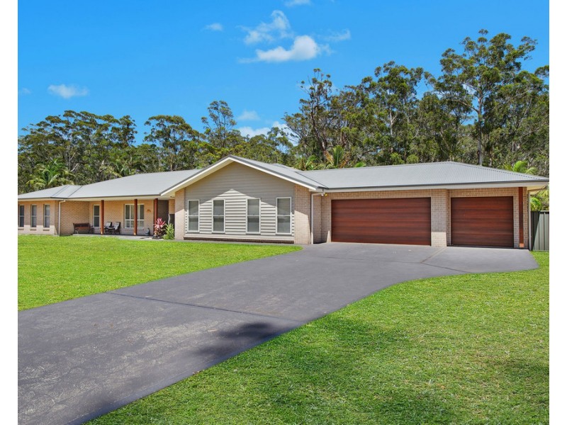 25 Lakeside Way, Lake Cathie NSW 2445