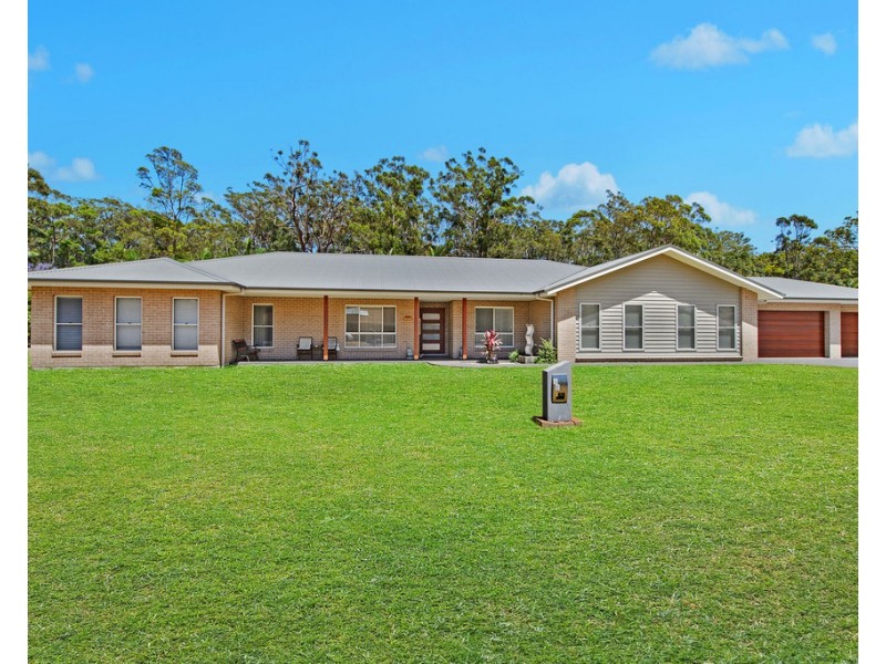 25 Lakeside Way, Lake Cathie NSW 2445